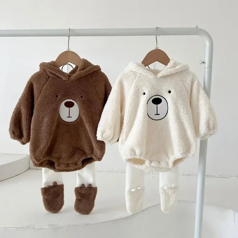 Estilinho Baby Loja de roupas infantis para Criança e Bebê - Body Infantil Ursinho Peludo - Branco + Meias - 6 - 9 Meses - Body Infantil