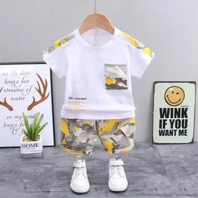 EstilinhoBaby Loja de roupas infantis para Criança e Bebê - Conjunto Infantil 2 em 1 - Pequeno Aventureiro - Amarelo - 12 Meses - Conjuntinho